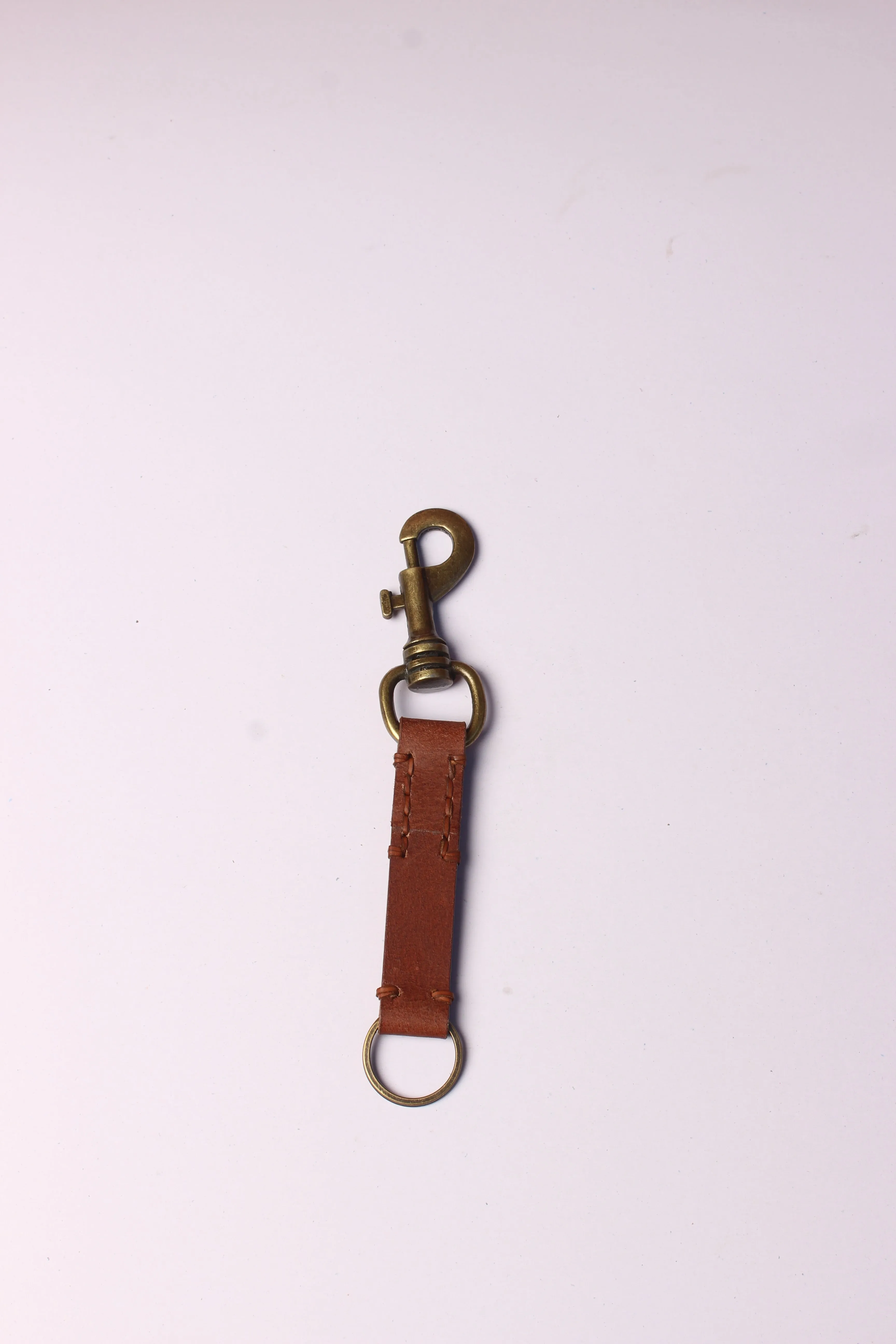 Craftsman's Touch: Genuine Leather Keyring with Elegant Side Stitching