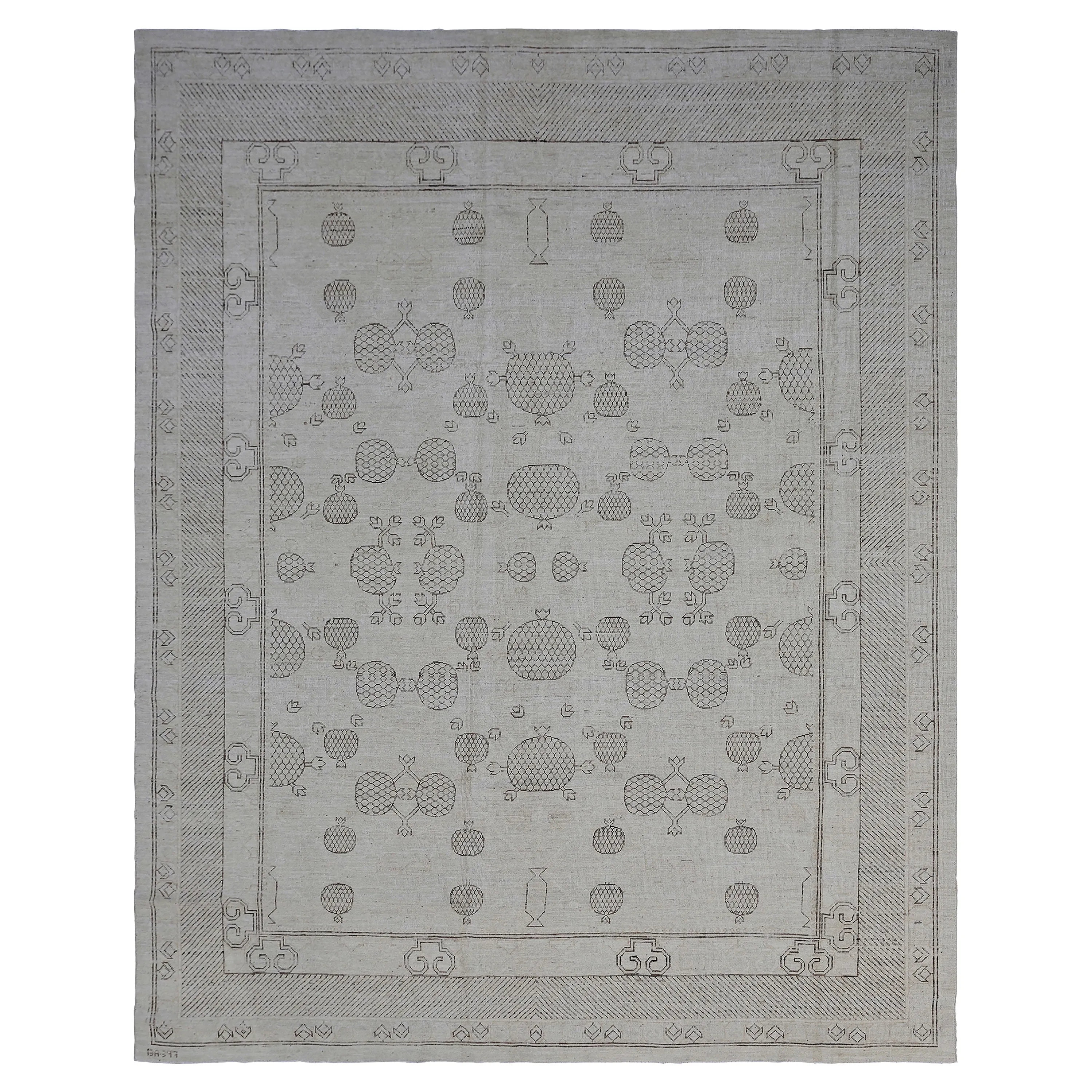 Grey Traditional Wool Rug - 7'7" x 9'7"