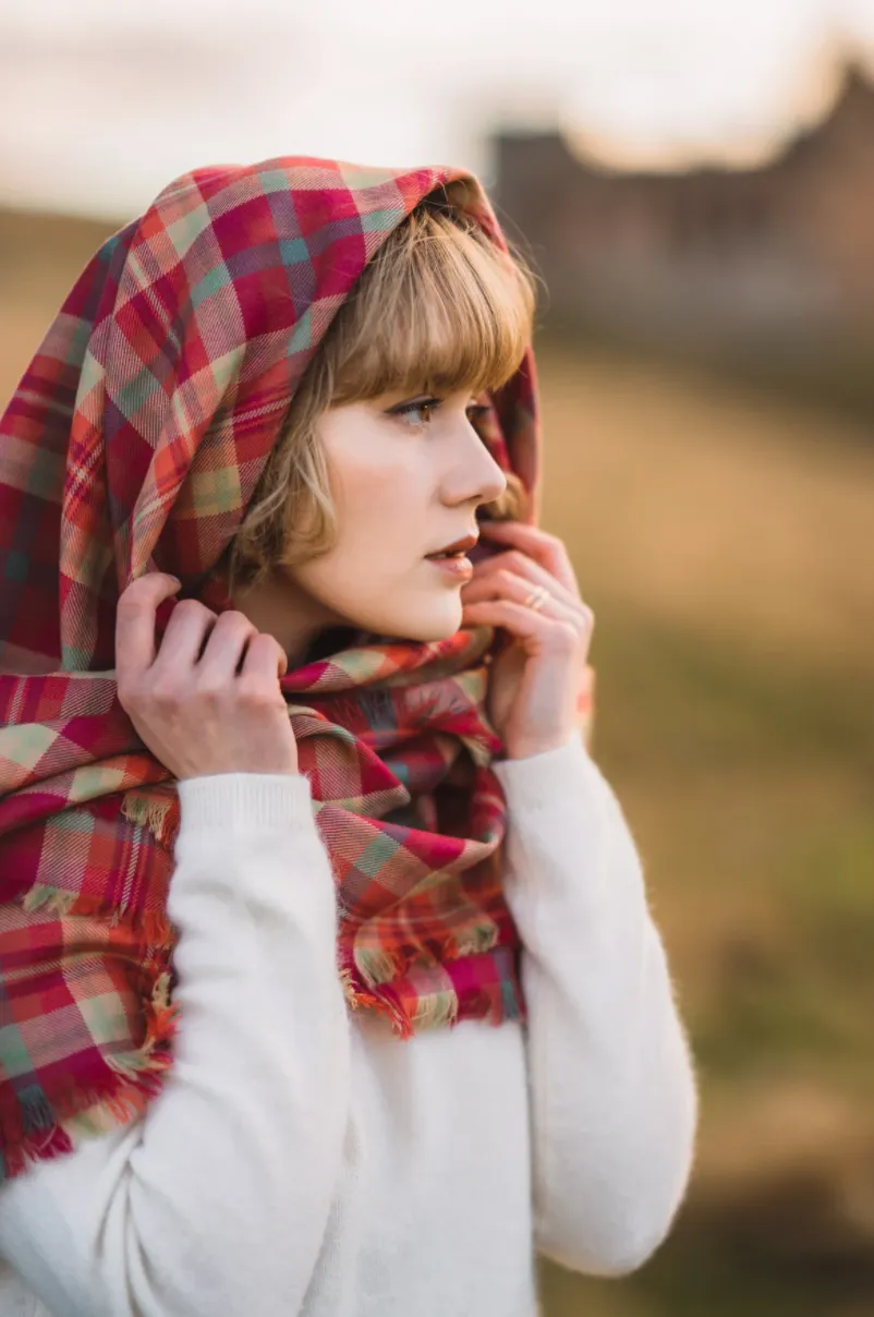 Highland Rose Outlandish Shawl by LoullyMakes