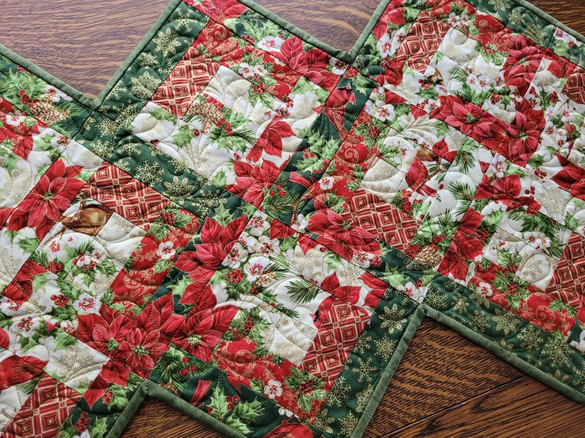 Holiday Log Cabin Quilted Table Runner | Christmas Poinsettia Patchwork Quilt