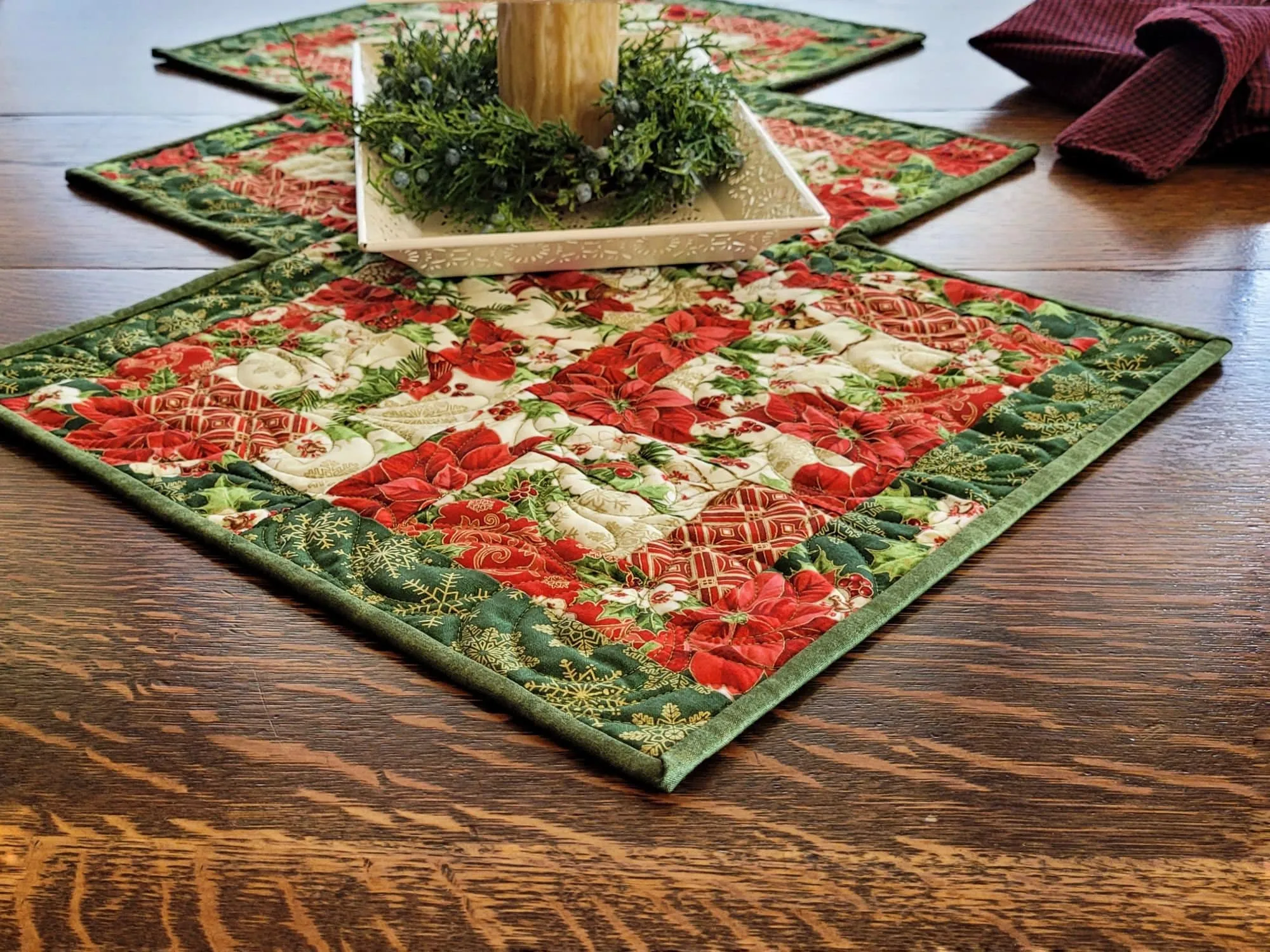 Holiday Log Cabin Quilted Table Runner | Christmas Poinsettia Patchwork Quilt