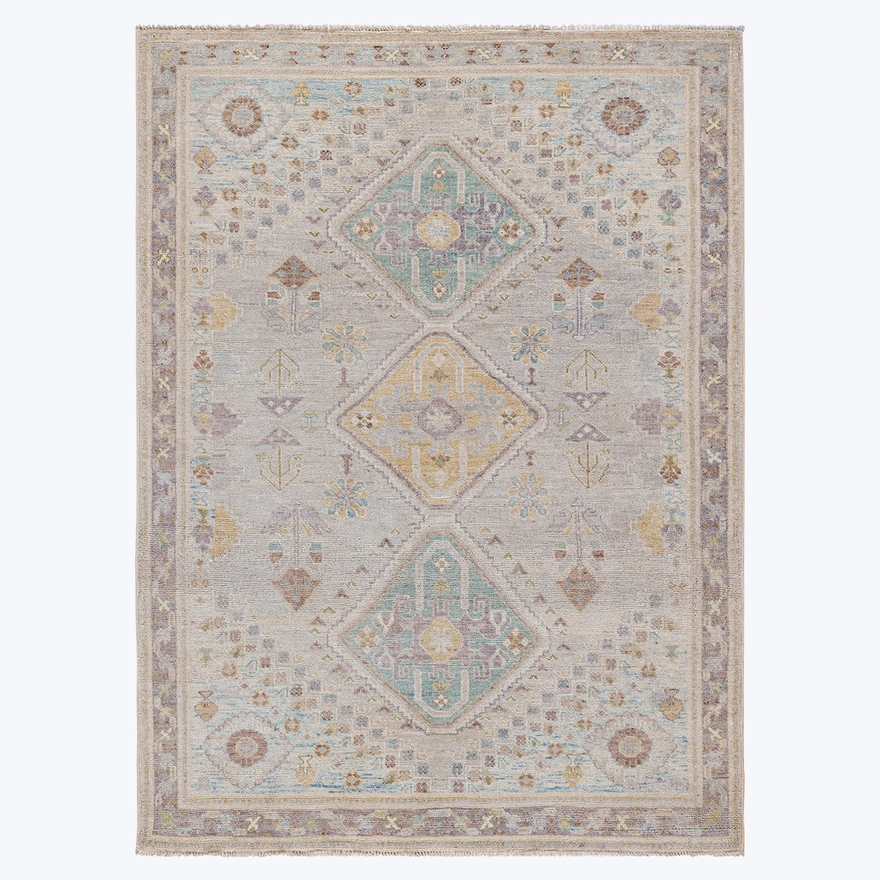 Ivory Traditional Wool Rug - 4' 11" x 6' 8"