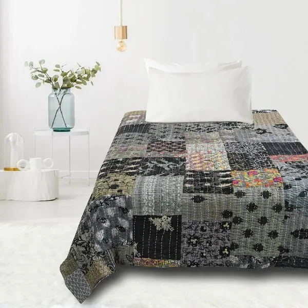 Kantha 80278GYB Grey/Black Throw Blanket